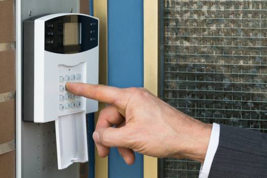 Comcast XFINITY vs Verizon home security systems