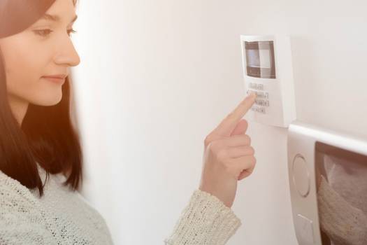 Vivint vs Guardian Alarm: a review of your options