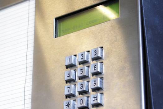 Comcast XFINITY vs Monitronics home security systems