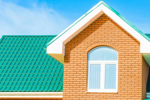 Metal roofing vs traditional tile roofing