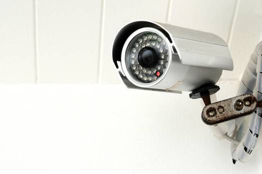 Verizon vs Monitronics: home security monitoring systems comparisons
