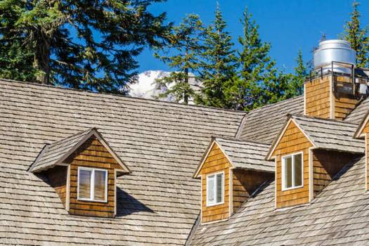 Wood roofing shingles prices, pros and cons